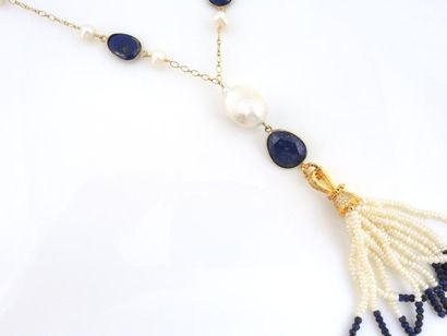 SAUTOIR LAPIS PERLES Sautoir en argent doré 925/°° composé de perles de lapis lazuli...
