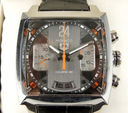 TAG HEUER - MONACO - Calibre 36 Montre chronographe à 3 compteurs, cadran gris à...