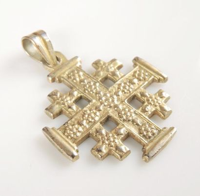 PENDENTIF CROIX DE JERUSALEM Pendentif en argent doré 800/°° formant une Croix de...