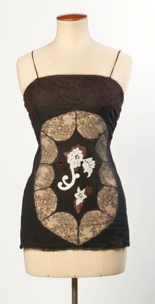 DOLCE & GABBANA TUNIQUE en soie et dentelle noire et chocolat rebrodée d’un motif...