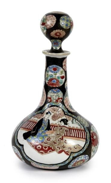 EXTRÊME-ORIENT EXTREME-ORIENT


Carafe et son bouchon en porcelaine du Japon à décor...