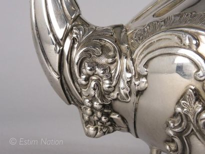 VICTOR SAGLIER (1809-1894) Théière en métal argenté à col torse et panse à décor...