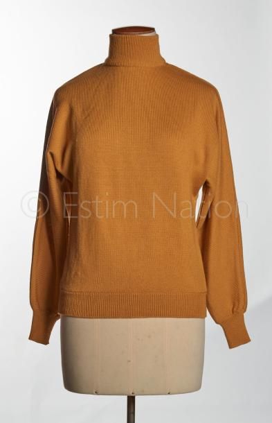 Christian DIOR Boutique Vintage BODY en tricot de laine rouge (T 38), PULL-OVER en...