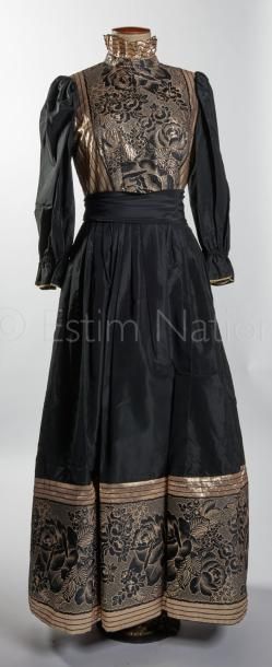 CREATION G. KAZAZIAN COUTURE ROBE "GRAND SOIR" en taffetas noir rehaussé de lamé...