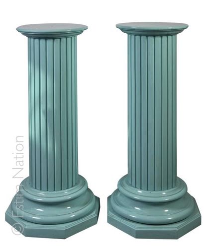 Décoration Paire de colonnes en bois laqué bleu clair

H : 111 cm