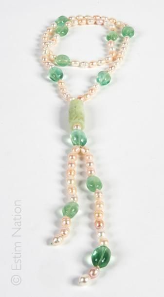 Sautoir Long sautoir composé de perles de culture d'eau douce, pierres dures vertes...