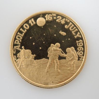 MEDAILLE MONNAIE DE PARIS "ASTRONAUTES" Médaille de la Monnaie de Paris en or jaune...