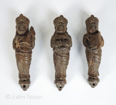 INDE Groupe de 3 musiciennes en bois sculpté. Inde du 20e siècle. Hauteur : 16 c...