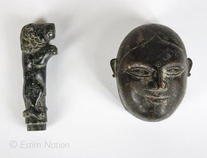 INDE Manche en pierre dure sculptée à décor de lion (larg. 11 cm) et une boite de...
