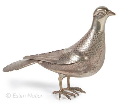 OISEAU ARGENT Pigeon en argent 800/°° gravé. Travail étranger. H : 18 cm. Pds : 336,41...