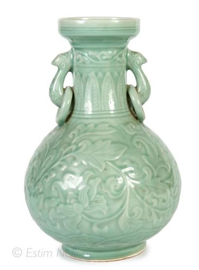 Art d'Asie Grand vase en porcelaine céladon. Hauteur: 38cm (BE)