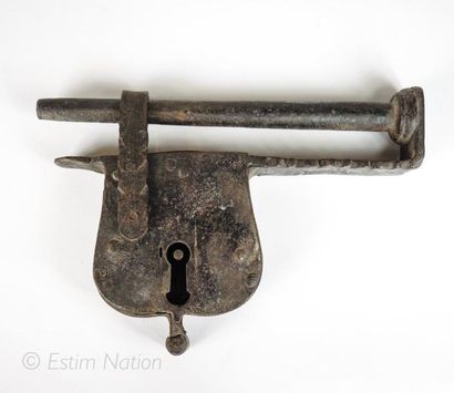 INDE Cadenas en fer forgé ancien, sans clé. Inde. Larg: 24 cm