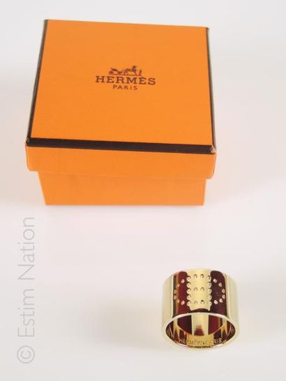 HERMES Paris BAGUE en métal doré dans son pochon et sa boîte d'origine 