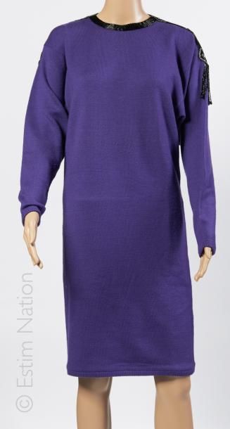 CHRISTIAN DIOR VINTAGE ROBE droite maxi en tricot de laine violet, encolure et épaules...