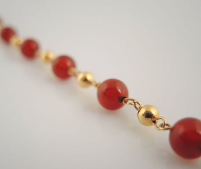 Bracelet Bracelet en or jaune 18K 750/°° composé de perles d'or alternées de perles...