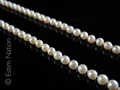 Collier de perles Long collier de perles de culture en légère chute(dia entre 5.1...