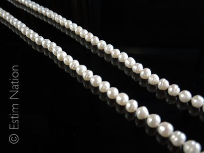 Sautoir Sautoir composé de perles de culture d'eau douce. Diamètre: 10 à 11mm. Longueur...
