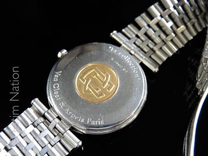 VAN CLEEF & ARPELS - ANNEES 80. Montre bracelet en acier modèle "La Collection",...