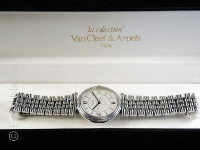 VAN CLEEF & ARPELS - ANNEES 80. Montre bracelet en acier modèle "La Collection",...