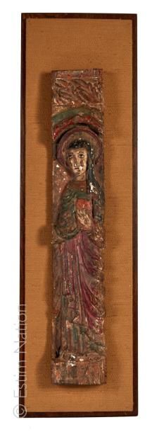 SCULPTURE BOIS Sainte femme en bois sculpté polychrome (probablement Sainte Geneviève),...