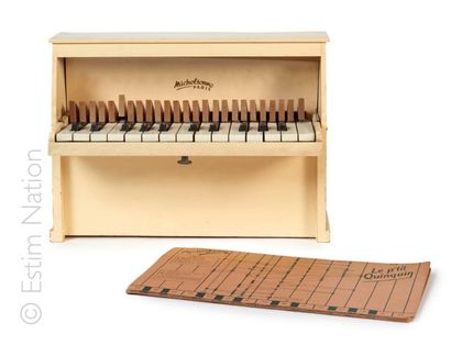 PIANO MINIATURE MICHELSOMNE PIANO MINIATURE en bois peint de marque Michelsomne Paris.


Dimensions...