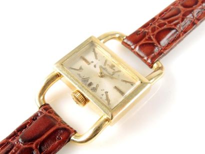 JAEGER LECOULTRE MODELE ''ETRIER'' Montre de dame en or 18ct 750/°°, boitier rectangulaire...