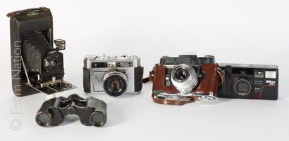 LOT D'APPAREILS PHOTO Lot d'appareils photo comprenant un SAVOY ROYER 3F, KODAK RETINA...