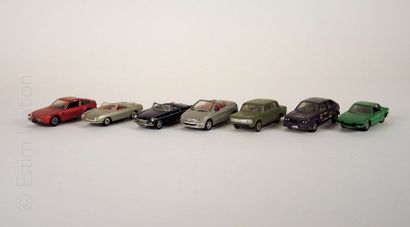LOT DE VEHICULES MINIATURES 22 véhicules miniatures de marques diverses. Bon état...