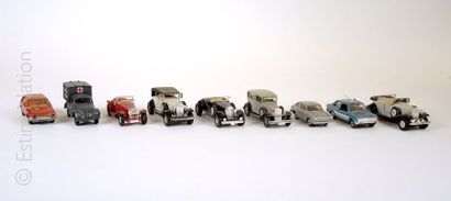 LOT DE VEHICULES MINIATURES 17 véhicules miniatures de marques diverses, certaines...