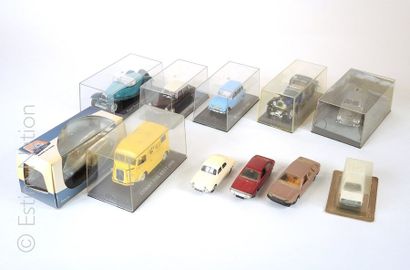 LOT DE VEHICULES MINIATURES 11 véhicules miniatures de marques diverses, certaines...
