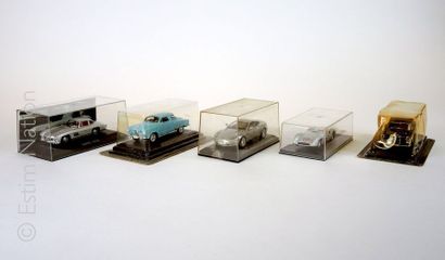 LOT DE VEHICULES MINIATURES 10 véhicules miniatures de marques diverses, certaines...
