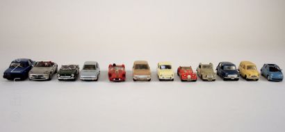 LOT DE VEHICULES MINIATURES 20 véhicules miniatures de marques diverses. Bon état...