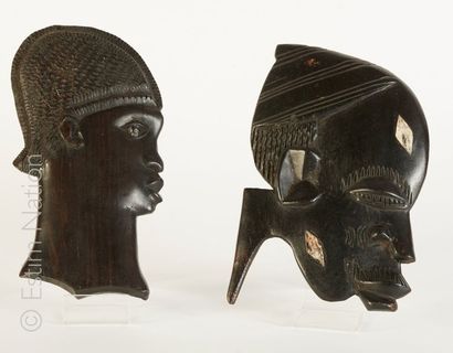 TETES AFRICAINES Lot de deux têtes Africaines en bois sculpté. 


Dimensions : 23...