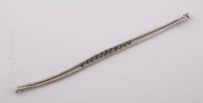 BRACELET OR GRIS Modification au catalogue
Bracelet ligne en or gris 14K (585°/00)...