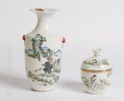 CHINE Vase et pot couvert en porcelaine polychrome à décor de paysage ou personnages


Chine...
