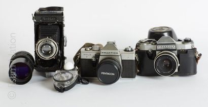 DIVERS APPAREILS PHOTO VINTAGE Lot d'appareils photo dont :


- NETTAR ZEISS IKON


-...