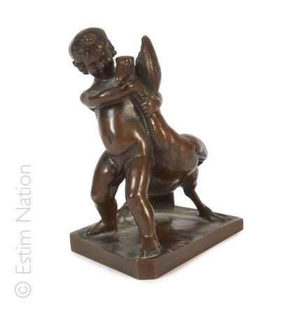 BRONZE D'APRES L'ANTIQUE "'Enfant étranglant une oie''. Epreuve en bronze à patine...