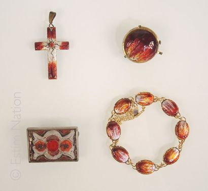 Emaux de Limoges Lot de bijoux en émail de Limoges dans les tons rouge orangé comprenant...