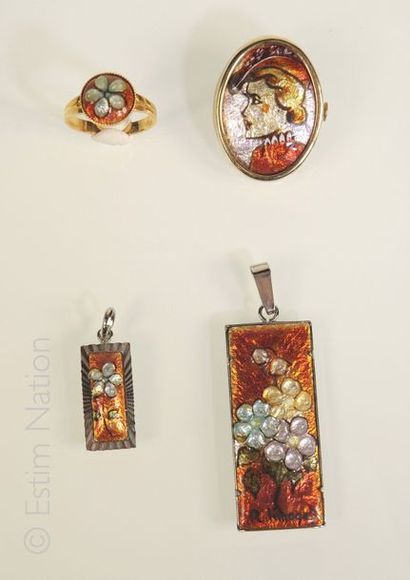 Emaux de Limoges Lot de bijoux en émail de Limoges à décors de fleurs ou d'un profil...