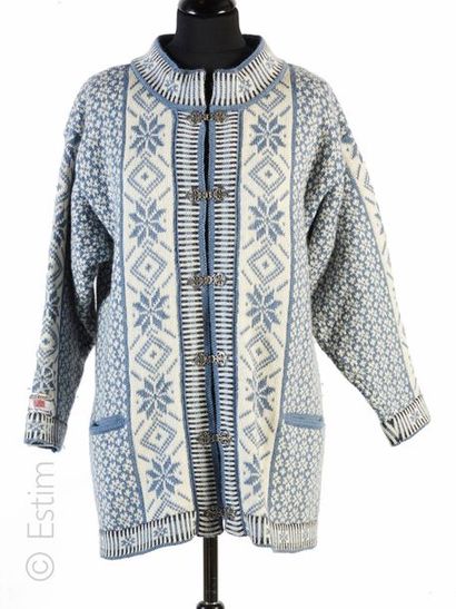 NORDSTRIKK, DEVERNOIS VESTE norvégienne artisanale maxi en épaisse laine bleue et...