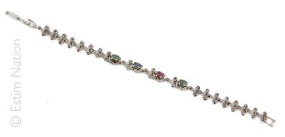 BRACELET MARCASSITES EMERAUDE RUBIS SAPHIR Bracelet en argent (925/°°) orné de motifs...