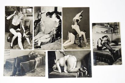 EROTICA - CURIOSA - CARTES POSTALES Enveloppe de 6 cartes postales en noir et blanc...