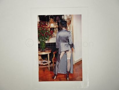 ANONYME "Top model présentant une tenue de Vivienne Westwood, collection 98/99 Automne/Hiver",...