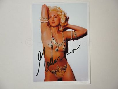 ANONYME Photographie couleurs avec autographe original de Madonna 


Dimensions :...