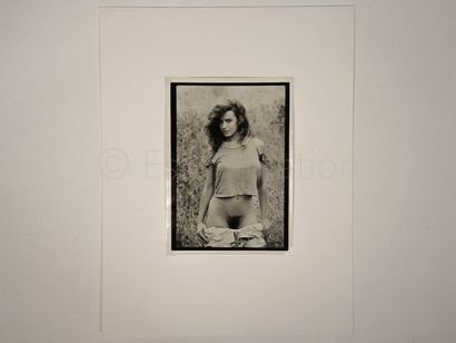 MICHEL Guy (actif à Paris dans les années 1980 - 90) "Femme baissant son jean"


Epreuve...