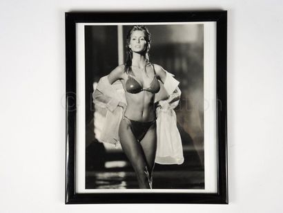 Glamour "Mannequin en maillot de bain, circa 1990"
Impression en noir et blanc sur...