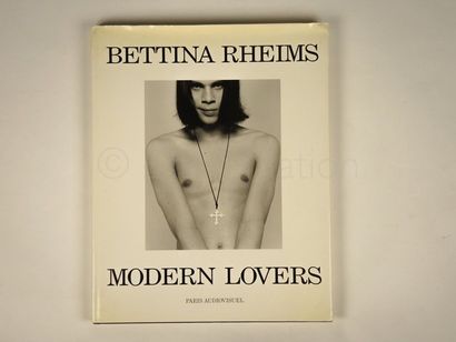 Bettina Rheims "Modern lovers"


Ed. Paris Audiovisuel, Paris 1990.


Exemplaire...