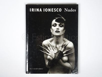 Irina Ionesco "Nudes" 


Editions Stemmle, 1996


Exemplaire signé au paint marker...