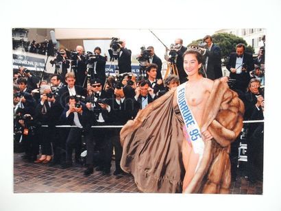 ANONYME "Miss Fourrure 1995", Cannes, 20 mai 1995


Epreuve de presse couleurs argentique...