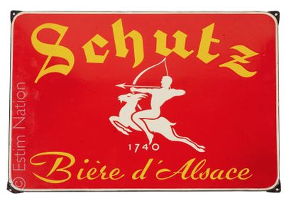 Plaque émaillée "Schutz. Bière d'Alsace". 


Dimensions: 48 x 698 cm 


(en l'ét...